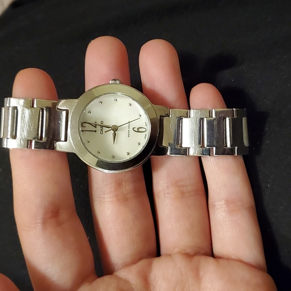 CASIO DAINTY WATCH - Picture 4 of 5